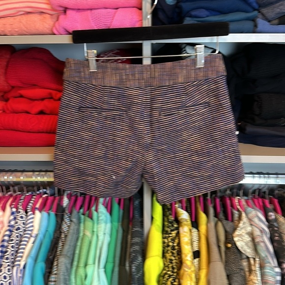 Loft navy with yellow/pink stripes 4” shorts size 0 - Picture 3 of 3